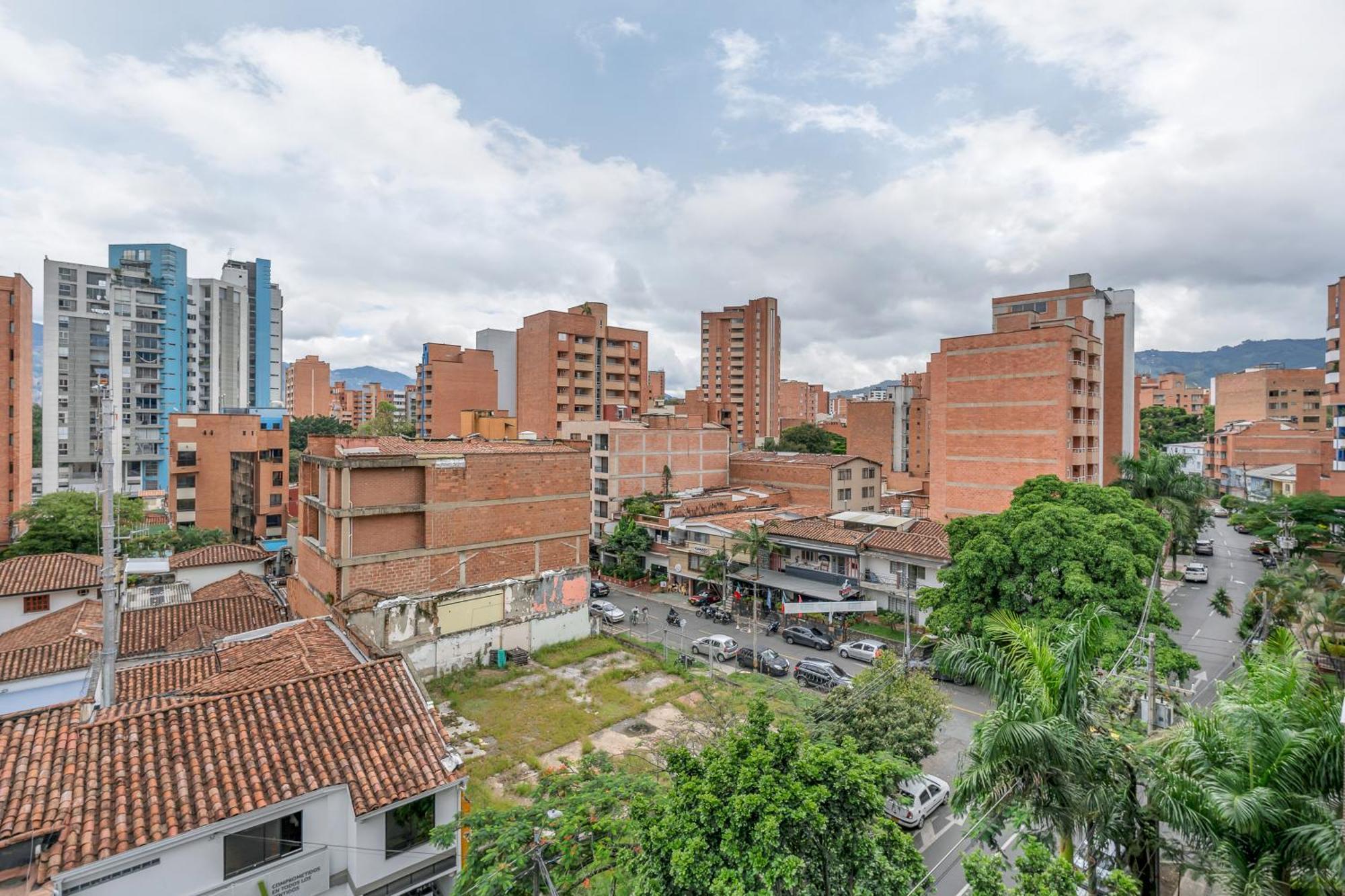 Apartamentos Housy Laureles Медельїн Екстер'єр фото