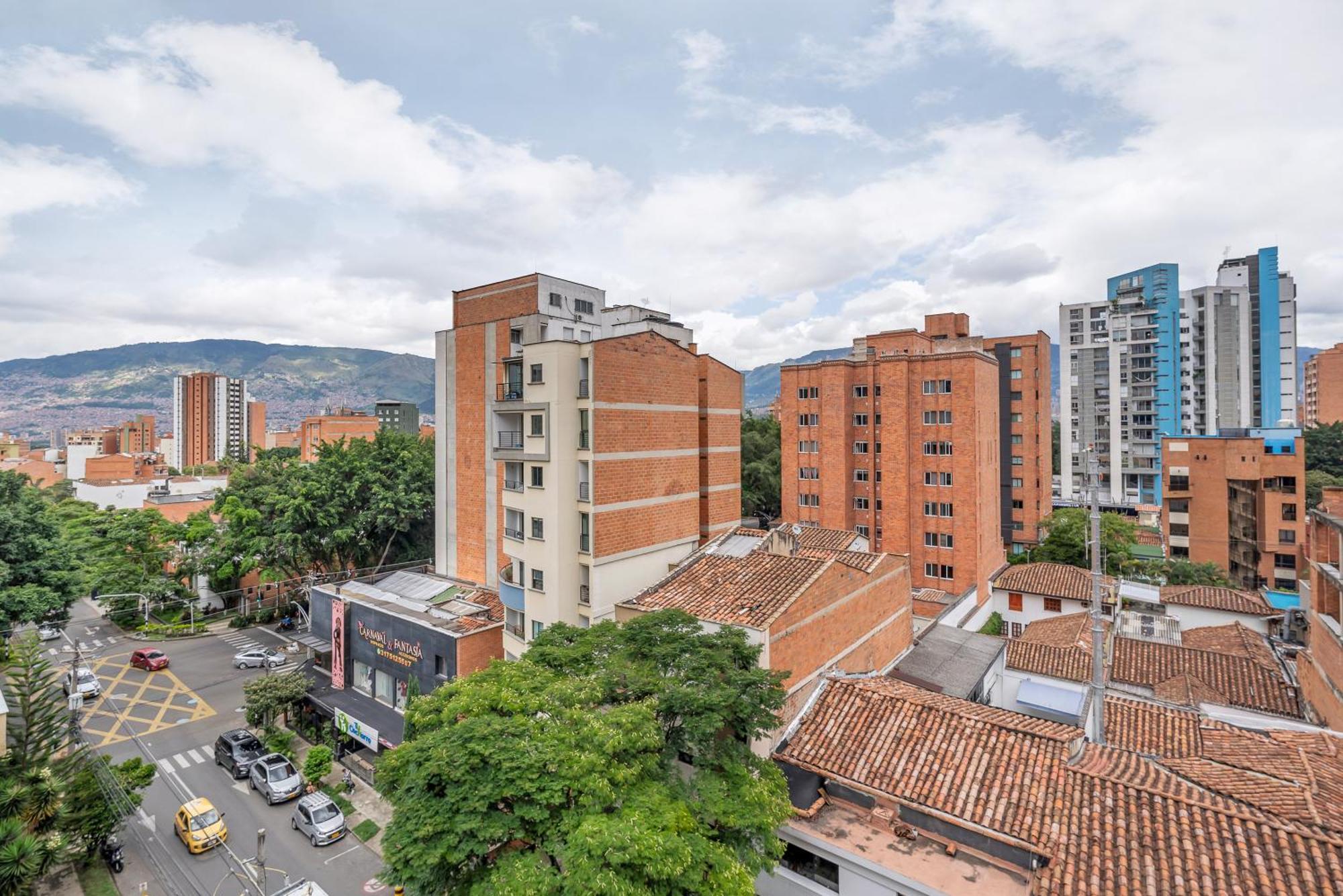 Apartamentos Housy Laureles Медельїн Екстер'єр фото